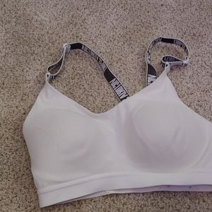 Victoria sports bra
